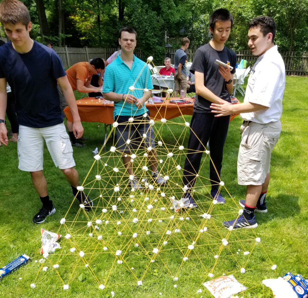 Marshmallow Challenge on Engi Campus,   working on the wisdom of teams